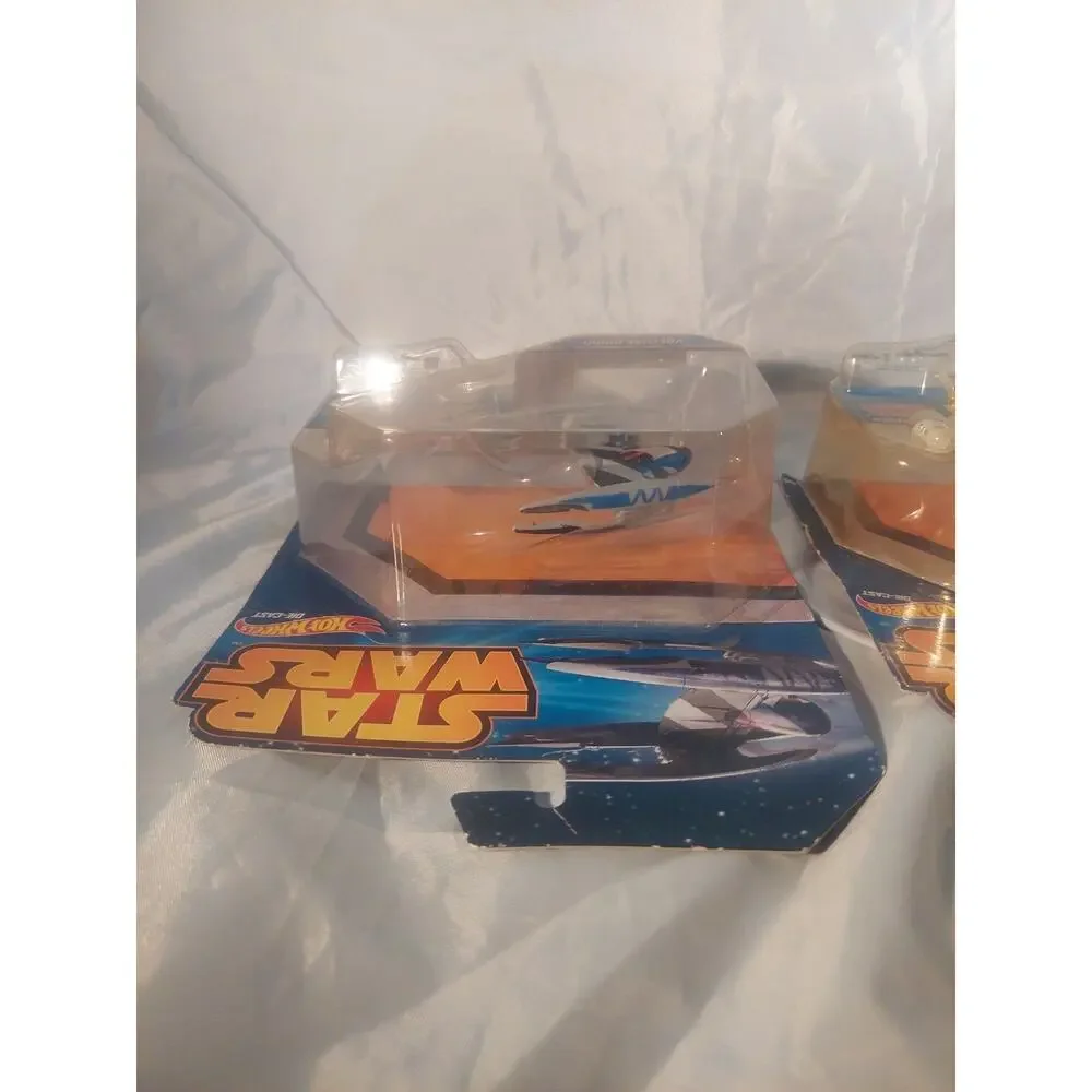 Hot Wheels Star Wars Set Of 3 Red 3 X-Wing Fighter, Ghost, Vulture Droid Sealed